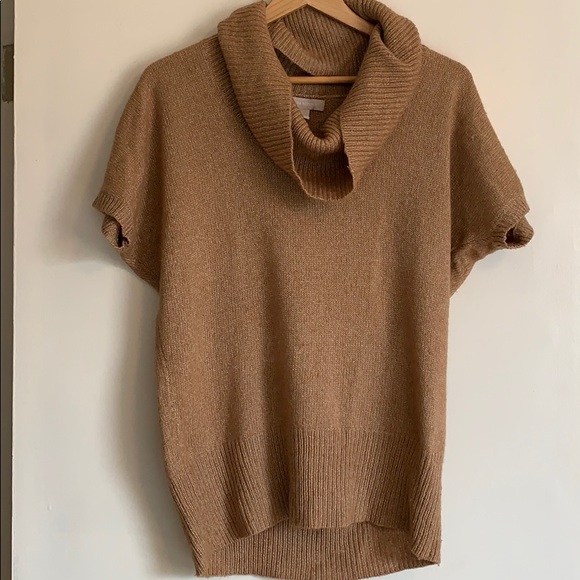 Banana republic cowl neck tunic in tan/gold. - Picture 3 of 8
